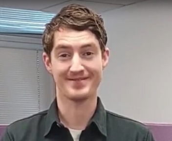 Thomas, Marketing Manager