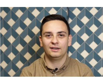 Adrien, Comptable