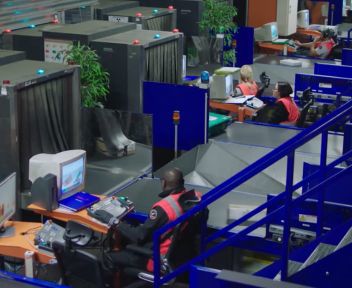 FR Chronopost vous présente son Hub de Roissy CDG : Le Gateway de Chronopost.