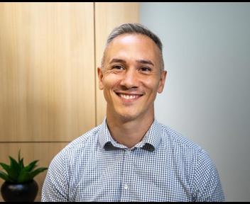 Bastien, Attaché service et accueil à la clientèle