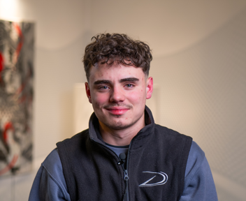 Noé, apprenti assistant metteur au point chez Delannoy Dewailly
