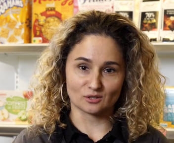 Roxana, alternante en titre pro assistant manager chez EMAC