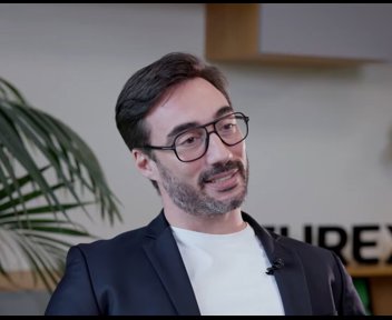 Portrait de Bertrand : Juriste en droit des sociétés à Eurex Millery (69)