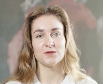 Claire, Chargée de formations