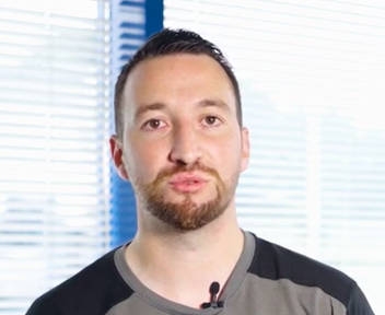 Julien, Magasinier Vendeur