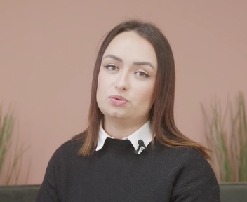 Camille, coordinatrice RH-paie chez COMBRONDE GROUPE