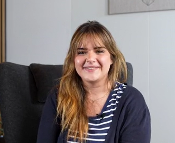 Sophie, analyste développeuse chez Groupe J. Ricol