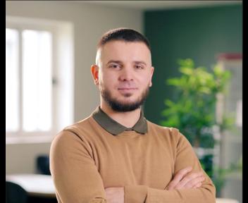 Ridvan, Coordinateur de production chez Groupe Le Triangle