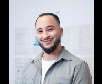 Nabil, Responsable Logistique chez Groupe Louange