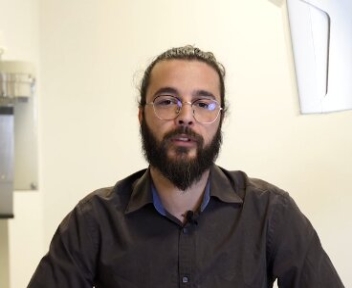 Khouane, Responsable informaticien