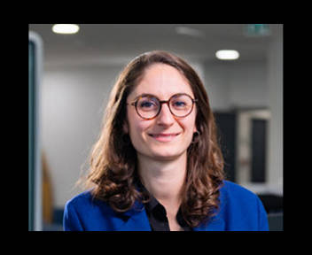Léa, chargée des ressources humaines