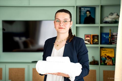 HIVELY HOSPITALITY recrutement