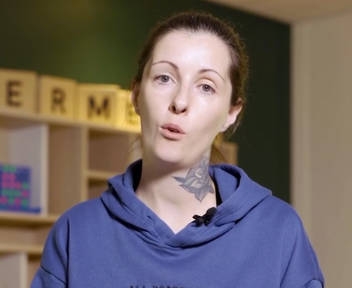 Doriane, opératrice de production