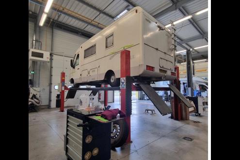 Offres d'emploi Le Hall du Camping Car / Libertium Loire