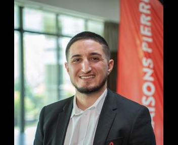 Romain, Directeur Commercial