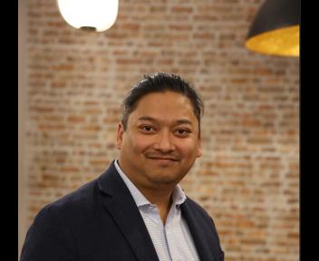 Vonkiri, Conseiller en assurance vie chez Monceau Assurances