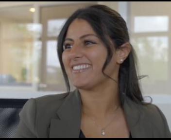Dounia, chargée d'affaires Locker