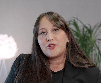 Roxane, Cheffe de Service Communication