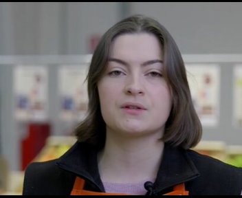 Margot, merchandiseuse chez O'Tera