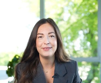 Marie, Contract Manager