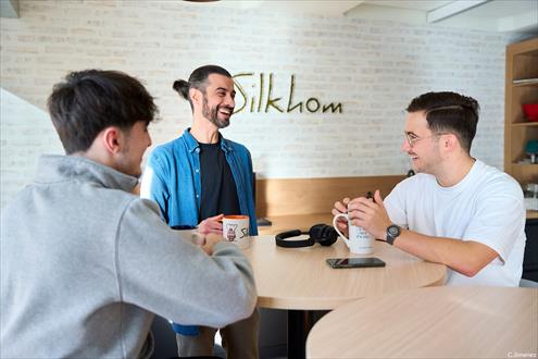 Silkhom Emploi