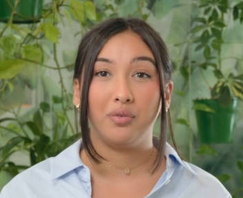 Soukaina, conseillère de vente à distance