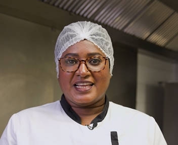 Dieynaba, chef de cuisine chez Vitalrest