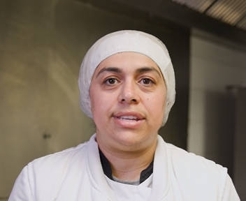 El-Alia, cuisinière chez Vitalrest