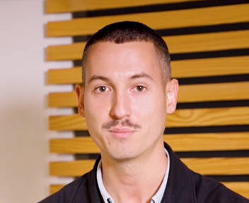 Julien, conseiller en gestion de patrimoine au Crédit Agricole du Morbihan