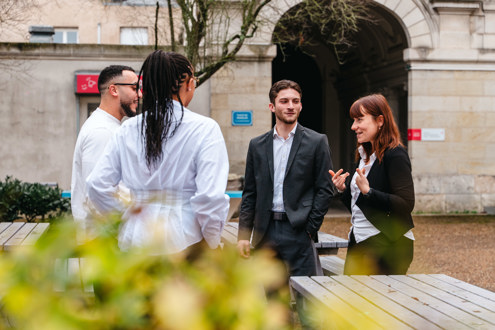 CBS Tours carrière