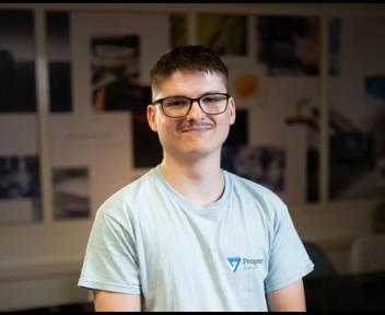 Clément, Opérateur de production