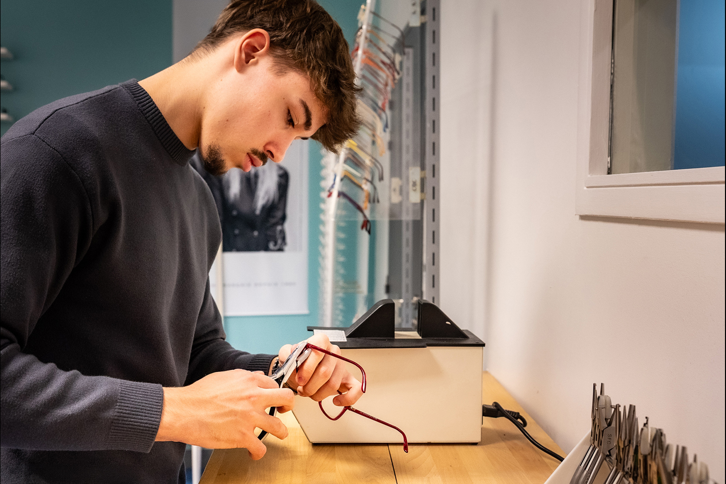 INSTITUT SUPERIEUR D'OPTIQUE emploi