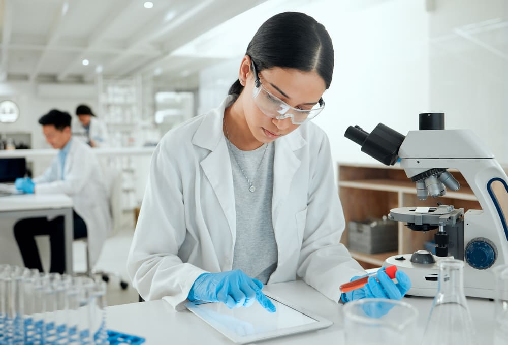 Devenir Pharmacien biologiste Pharmacien biologiste