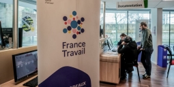 Recrutements en baisse de 11 % en Charente-Maritime en 2025