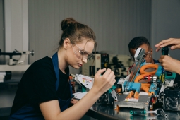 Comment faire découvrir mon entreprise et mes métiers aux jeunes ? 